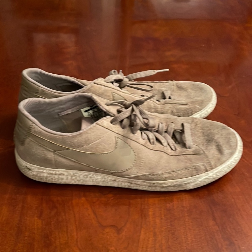 Nike men’s suede sneakers tan size 11